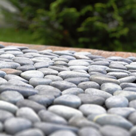 mozaika kamienna industone otoczaki czarne