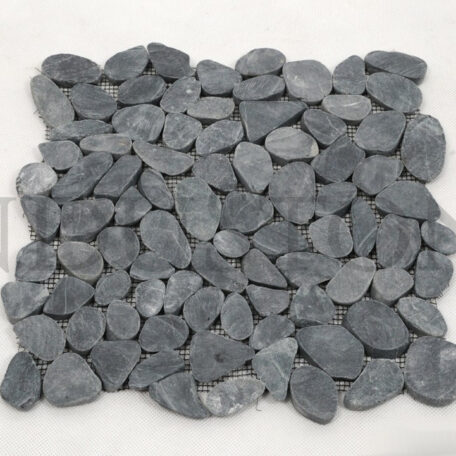black-slice-interlock-czarne-ciete-otoczaki-mozaika-kamienna-na-siatce-industone (3)